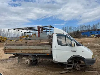 ГАЗ 33021, 2000 года выпуска, с пробегом 49 тыс. км, идентификационный номер (VIN): XTH330210Y1798120, гос. рег. знак Т343ТВ197, тип ТС: грузовой бортовой, цвет: серо-белый, мощность двигателя 88 л. с. (65 кВт), разрешенная максимальная масса 3500 кг, масса без нагрузки 1850 кг.