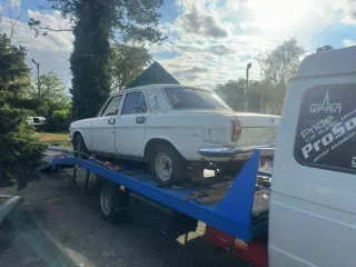 ГАЗ 24, 1986 г.в. Цвет кузова: белый, тип: легковой седан. Идентификационный номер (VIN) отсутствует, номер двигателя 092504, регистрационный знак В261ЕН61, номер кузова 1078412, рабочий объем 2400 см³, мощность двигателя 85 кВт (63 л.с.). Ключи и документы отсутствуют. Имеются вмятины, царапины…