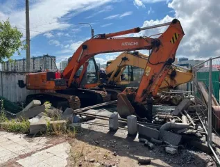 Экскаватор Hitachi ZX-200, 2005 г. в., заводской номер HCM1G600R00114815