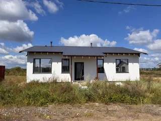 Жилой дом 110,1 кв.м и земельный участок 700 кв.м, Тюменская область Жилой дом пл. 110,1 м.кв., кад. N 72:17:1206002:5706 и земельный участок 700 м.кв. кад. N 72:17:1206002:3600 по адресу: Тюменская область, Тюменский р-н, Мальковское МО, 13.5-16 км. а/д Тюмень- Криводанова, д. 57 С имуществом…