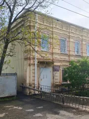 Административное здание 166.1 кв.м, Волгоградская область. Административное здание с земельным участком. Общая площадь здания 166,1 кв. м, этажность: 2, кадастровый номер: 34:26:060601:2610, адрес: Волгоградская обл., Светлоярский район, с. Большие Чапурники, ул. Ильина, д. 26 а. Земельный участок…