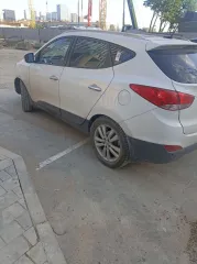 Hyundai ix35 2012 года выпуска. VIN: TMAJU81BDDJ383918.