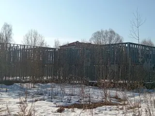 Объект незавершенного строительства, многоквартирный жилой дом, общей площадью 553.4 кв.м. Материал наружных стен — сталь. Расположен по адресу: Тверская область, Калязинский муниципальный округ, г. Калязин, ул. Волгостроя, строение 10/14. Кадастровый номер объекта: 69:11:0070216:438. Вместе с…