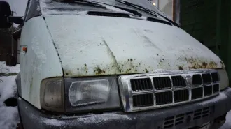 ГАЗ 2705, 2002. Автомобиль ГАЗ, модель: 2705, год изготовления: 2002 г.в., VIN: ХТН27050020242987, г.р.з. Т647УЕ47, вид собственности – совместная с супругом Арефьевым А.А. Автомобиль в неудовлетворительном состоянии, не находу, имеет сквозную коррозию металла по всему кузову, некомплектен…