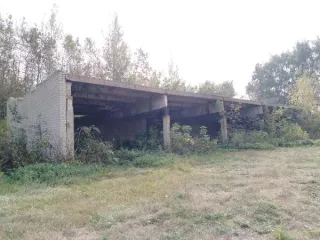 Земельный участок 5475 м² и объекты 605 м², Воронежская область, Панинский район, рп. Панино, ул. Никитина, 1. Земельный участок площадью 5475 кв.м; помещение площадью 77,7 кв.м; гараж площадью 129,3 кв.м; склад для с/х машин площадью 99,9 кв.м; склад для ГСМ площадью 31,5 кв.м; навес для с/х машин…