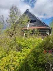 Административное здание 851 м² по адресу: Тверская область, Кувшиновский район, город Кувшиново, улица Октябрьская, дом 33. Земельный участок с кадастровым номером 69:17:0070153:24, вид разрешённого использования: 15.0, площадь 851 м². На участке расположено административное здание с кадастровым…