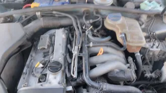 Volkswagen Passat 1998 года, цвет зеленый. VIN: WVWZZZ3BZWP405361, ПТС: 58 ММ 680275, госномер: С669АВ 58. Тип двигателя: бензиновый, номер: ADR412338, мощность 125 л.с. (91.9 кВт), объем 1781 куб. см. Кузов №: 405361, экологический класс: 01825, разрешенная максимальная масса 1350 кг. Техническое…