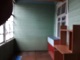 Здание 237,5 кв.м и земельный участок 3293 кв.м в Вологодской области. Бывший дом детского творчества, нежилое. Кадастровый номер здания: 35:17:0505001:361. Адрес: Вологодская область, Кичменгско-Городецкий муниципальный район, с. Кичменгский Городок, ул. Дошкольная, д. б/н, площадь 237,5 кв.м…