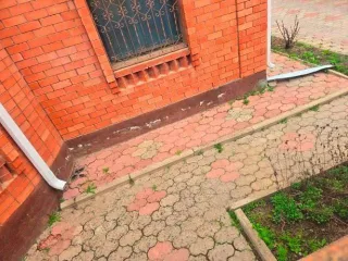 Дом 238,5 кв.м, гараж 66,8 кв.м и земельный участок 698 кв.м в Элисте. Земельный участок кадастровый номер 08:14:030209:135, площадью 698 кв.м, земли населенных пунктов, для индивидуального жилищного строительства, адрес Республика Калмыкия, г. Элиста, ул. Сяяхн Тенгр, д. 24. Вид права…