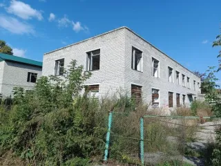 Курган, ул. Техническая, д. 15 Здание, кадастровый номер: 45:25:080301:132, площадь: 1058,3 кв.м., здание, кадастровый номер: 45:25:080301:2204, площадь: 1158,7 кв.м., нежилое здание склада, кадастровый номер: 45:25:080301:90, площадь: 64,7 кв.м., земельный участок, категория земель: земли…