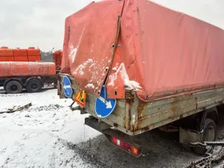 Грузовик 3035КК 2012 года. VIN: XUJ3035KKC0000399. Год выпуска: 2012. Цвет кузова: белый. Модель, № двигателя: *421600*С0600463*. Мощность двигателя: 106,8 л.с. (78,5 кВт). Рабочий объем двигателя: 2890 см³. Тип двигателя: бензиновый. Разрешенная максимальная масса: 3500 кг. Масса без нагрузки…