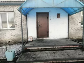 Гараж для легковых автомобилей 46,1 кв. м., кадастровый номер: 45:11:020601:255; ангар 577,2 кв.м., кадастровый номер: 45:11:020601:248; гараж 218,6 кв.м., кадастровый номер: 45:11:020601:246; административное здание (контора) 200,1 кв.м., кадастровый номер: 45:11:020601:251; тракторный гараж…