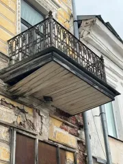Здание Банка, 502,6 кв. м, Вологодская область, Устюженский район, г. Устюжна Здание бывшего государственного банка (объект культурного наследия федерального значения «Здание Банка», 2 пол. XIX вв.), кадастровый номер 35:19:0102004:145, площадью 502,6 кв. м., назначение: нежилое, количество этажей…