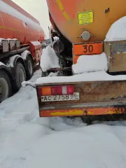 Полуприцеп цистерна БЦМ-42.3, 2008 год, цвет оранжевый. VIN: X3W96052C80000157, госномер: АС275886, номер кузова: X3W96052C80000157. Имеет множественные сколы и местами коррозию.