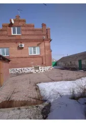 Дом 309,2 кв.м и земельный участок 1568 кв.м в селе Нижнее Санчелеево, Ставропольский район, Самарская область, улица Советская, д. 12. Объект индивидуального жилищного строительства в условно-удовлетворительном состоянии, внутренняя отделка требует косметического ремонта. Кадастровый номер дома…