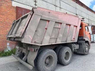 Грузовой самосвал КАМАЗ 65115, 2004 г.в., VIN XTC65115041105557. Местонахождение имущества: Кемеровская область, г. Киселевск, ул. Алейская, 15В. Год выпуска: 2004 Марка грузовика: КАМАЗ 65115 Модель грузовика: КАМАЗ 65115 VIN номер: XTC65115041105557