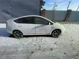 Toyota Prius 2007 года, гибрид, 77 л.с., пробег 295272 км. АКПП (вариатор), передний привод. Двигатель 1NZ-FXE, VIN NHW20-7649237, цвет белый. ПТС (выписка) 9961 770228 от 13.11.2023. В залоге у банка.