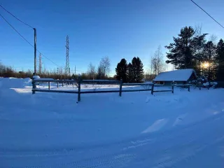 Земельный участок площадью 987 кв.м. с кадастровым номером 86:08:0020501:4784. Адрес: Российская Федерация, Ханты-Мансийский АО - Югра, Нефтеюганский район, п. Сингапай, СНТ «Усадьба», д. 50.