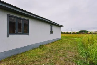 Дом 95,4 кв.м и земельный участок 1 000 кв.м в Новосибирской обл. жилая недвижимость – жилой дом кадастровый номер: 54:20:030601:2686 с земельным участком кадастровый номер: 54:20:030601:625, находящаяся в залоге у АО «TBank» в порядке правопреемства (в связи с реорганизацией ПАО Rосбанк (ИНН…
