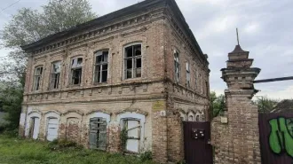Нежилое здание, являющееся объектом культурного наследия местного (муниципального) значения «Дом жилой семьи Гредченко», площадью 200,3 кв.м, с кадастровым номером 64:50:000000:3065, расположенное по адресу: Саратовская область, г. Энгельс, ул. Пушкина, д. 61, земельный участок площадью 1088,0…