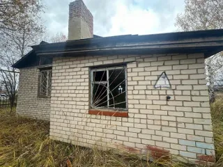 Нежилое здание площадью 88,5 кв. м и земельный участок площадью 867+/-10 кв. м по адресу: Нижегородская область, г. Арзамас, микрорайон Кирилловский, линия 17-я, д. 1. Кадастровые номера: 52:40:0404001:2993 (здание), 52:40:0404001:2633 (земельный участок). Назначение здания: нежилое, 1 этаж…