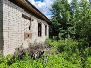 Столярный цех, 309,3 кв.м, Вологодская область, Кирилловский район, д. Поздышка. Нежилое одноэтажное здание – столярный цех, площадью 309,3 кв.м, 1958 г.п., расположенное по адресу: Вологодская область, муниципальный округ Кирилловский, д. Поздышка, кадастровый номер 35:05:0401020:17. Год ввода в…