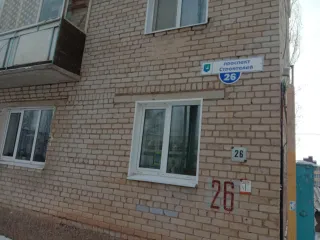 Квартира 59 кв.м, Саратовская область, г. Маркс, пр-кт Строителей, д. 26, кв. 107. 3-комнатная, 1 этаж, кадастровый номер 64:44:090102:713. Ограничения и обременения: зарегистрированы и проживают 4 человека, в том числе 1 несовершеннолетний, ведется судебная работа по выселению, наличие…