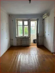 Квартира 41,5 кв.м, Краснодарский край, г. Темрюк, ул. Октябрьская, д. 179, кв. 24. Кадастровый номер 23:30:1106056:276. Жилое помещение обременено залогом ПАО «Совкомбанк».