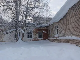 Нежилое здание 845.5 м² с земельным участком. Одноэтажное кирпичное здание. Год ввода в эксплуатацию: 1958. Количество подземных этажей: 0. Вид ограничений и обременений: Нет. Общая площадь: 845.5 м². Материалы наружных стен здания: Кирпич. Кадастровая стоимость: 24000000 рублей. Кадастровый номер…