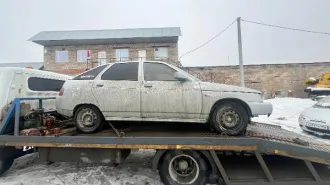 Автомобиль марки ВАЗ 21120, 2004 г/в, Р 607 ТУ 56, цвет серебристо-желтый, VIN XTA21120040241140. Автомобиль имеет следы эксплуатации такие как потертости лакокрасочного покрытия на кузове автомобиля, имеются загрязнения подкапотного пространства и салона автомобиля. Возможны скрытые дефекты…