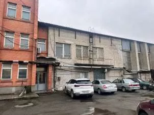 Имущественный комплекс: здание (административное с магазином и СТО), назначение: нежилое, общая площадь 2491,4 кв.м, количество этажей: 1-3, адрес: Новосибирская область, город Новосибирск, Ленинский район, ул. Станционная, д. 62, кадастровый номер: 54:35:061490:2082. Здание расположено на…