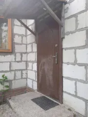 Дом 42,4 кв.м. и земельный участок 3693 кв.м. в Рязанской области, Рыбновский район, Чуриловское сельское поселение, деревня Чемрово, дом 50. Кадастровый номер дома: 62:13:1060101:85, участка: 62:13:1060101:4.