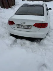 Audi A4 2010 года выпуска. VIN: XW8ZZZ8K7AG200684.