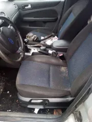 Ford Focus 2006 года, 125 л.с., пробег 450000 км, VIN WF05XXGCD56M26822. Находится в неисправном состоянии: отсутствует аккумулятор, неисправен двигатель, отсутствует радиатор, снят коллектор.