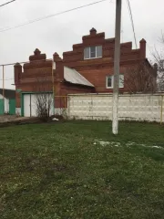 Дом 309,2 кв.м и земельный участок 1568 кв.м в селе Нижнее Санчелеево, Ставропольский район, Самарская область, улица Советская, д. 12. Объект индивидуального жилищного строительства в условно-удовлетворительном состоянии, внутренняя отделка требует косметического ремонта. Кадастровый номер дома…