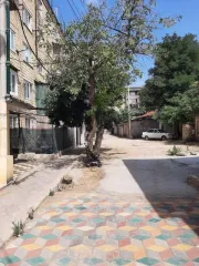 Комната (доли), 1/3 + 1/3 + 1/3, Дербент, ул.Свердлова 1/3 доля комнаты в Дербенте еще 1/3 доля комнаты в Дербенте еще 1/3 доли в квартире по адресу Республика Дагестан г.Дербент ул.Свердлова д.13 кв.88, расходы по покупке доли, в том числе нотариуса возлагаются на покупателя, ознакомление с…