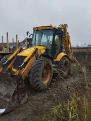 Экскаватор-погрузчик колесный JCB-4CX, модель JCB-4CX, двигатель № SB40066U2105307, мощность двигателя 100.9 л.с., цвет желтый, 2007 г.в., г.р.з. 8539PO78. Находится на территории завода в г. Торжок.