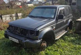 Mitsubishi Pajero 1992 года, 110 лс, пробег 289539 км, полный привод. VIN: JMB0RV230MJ000646, цвет кузова темно-серый, бензиновый двигатель 2.5 л (2454 куб.см). ПТС 74 КХ 528993 от 07.08.2007, госномер М404УО22.