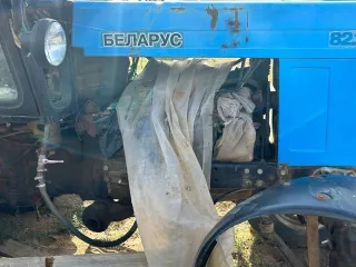 Трактор  Беларус 82.1 , год выпуска 2009. Технически неисправен. Находится в п. Татал Юстинского района Республики Калмыкия