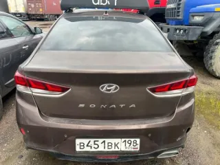 Hyundai Sonata 2018 автомобиль Hyundai Sonata, 2018г.в., г/н B451BK198, VIN: XWEE341CBK0002698, цвет бронзовый, объём двигателя 1999 см.куб., мощность двигателя 110.000 кВт/ 149.56 л.с. Подвергнутое аресту Кировским РОСП по и/п 639756/26/78004-ИП и принадлежащее должнику, находящееся в залоге у ООО…