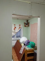 Нежилое здание 46.7 м² и земельный участок 450 м². Адрес: Свердловская область, Верхотурский район, село Усть-Салда, улица Центральная, дом 10. Кадастровый номер здания: 66:09:1201002:221, назначение: нежилое. Кадастровый номер земельного участка: 66:09:1201002:110, категория земель: земли…