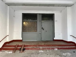 1/2 (0,5) доли в праве на жилое помещение, вид: квартира, кад.№ 77:04:0001016:2672, адрес: г. Москва, Лефортово, ул. Авиамоторная, д. 34, корп. 2, кв. 69, пл. 52,1 кв.м., долевая собственность, №77-77-04/015/2006-266 от 03.04.2006