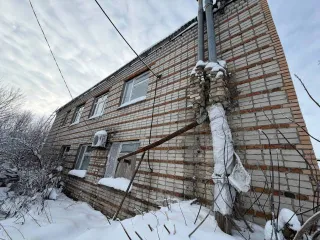 Земельный участок 6200 кв.м и здание 499,2 кв.м в Рязанской области. Земельный участок, категория земель: земли населенных пунктов, разрешенное использование: для ведения личного подсобного хозяйства, общая площадь 6 200 кв.м, адрес местонахождение: Рязанская обл, р-н Сасовский, с Любовниково, ул…