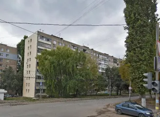 Комната 13 кв. м, Саратовская область, г. Саратов, ул. Огородная, д. 76/78б, кв. 72, 9 этаж. Кадастровый номер 64:48:020636:1349. Зарегистрирован и проживает 1 человек, ведется судебная работа по выселению. Наличие перепланировки, переустройства или реконструкции установить невозможно.