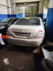 автомобиль мерседес бенц s500, год выпуска 2006.