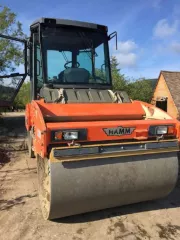 Каток Bomag BW219-4, 2019 г., заводской № (рамы) 861582758540, ГРЗ 1471ММ49. Местонахождение: Респ. Саха (Якутия), г. Олекминск, с. Авиапорт, ул. Кузьмина, д. 2.