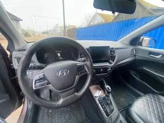 Hyundai Solaris 2021 года, 123 лс, 130 000 км, АКПП, легковой автомобиль, марка: HYUNDAI, модель: SOLARIS, год изготовления: 2021, VIN: Z94K241CBMR275585, г/н: Н283НВ30