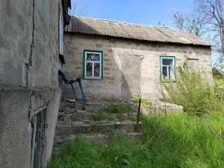 Нежилое здание 93,2 кв.м с участком, Ростовская область, Неклиновский район, с. Федоровка, ул. Почтовая, 50а. Кадастровый номер 61:26:0140101:2242. Год ввода в эксплуатацию: 1972. Количество этажей: 1. Материалы наружных стен здания: шлакобетонные блоки. Общая площадь: 93.2 кв.м. Кадастровая…