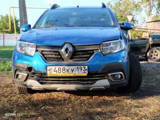 Автомобиль Renault Sandero Stepway, 2020 г.в., VIN: X7L5SRLT666683013, цвет кузова: синий, тип транспортного средства: легковой универсал. Повреждения колёс (шин), элементов ходовой части, стекол, фар, указателей поворота, стоп-сигналов и других стеклянных элементов (в т.ч. зеркал), а также…