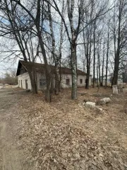 Здание 238,2 кв.м. и земельный участок 1048+/-11 кв.м. в Брянской обл. Земельный участок площадь 1048 +/- l l кв.м., адрес (местонахождение): Россия, Брянская область, Дубровский р-н, рп Дубровка, ул. Сельхозтехника, вид права: собственность, кадастровый номер: 32:05:0110506:104. Залог в пользу…